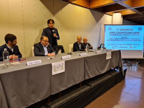 L'assessore regionale Sergio Emidio Bini interviene al congresso di Amia-Casartigiani Udine a Tricesimo