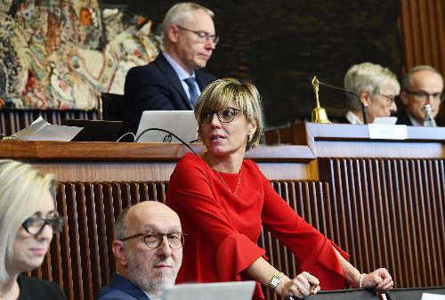 L’assessore regionale alle Finanze Barbara Zilli in Aula