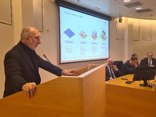 L'assessore alla Salute Riccardo Riccardi alla conferenza di fine anno di Asufc a Udine