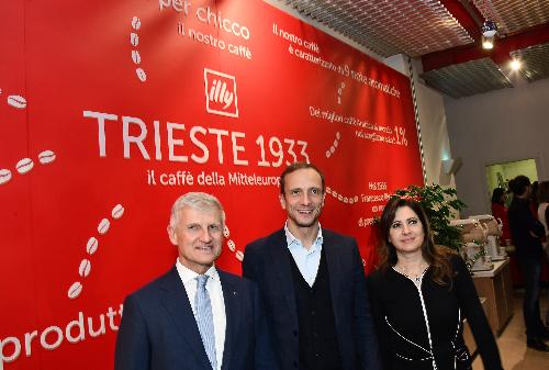 Il governatore Fedriga con il presidente di Illycaffè Andrea Illy e l'ad Cristina Scocchia