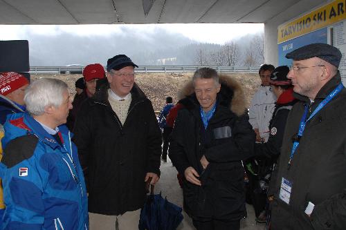 Riccardo Illy (Presidente Regione Friuli Venezia Giulia) con Enrico Bertossi (Assessore regionale alle attività produttive), Franco Fontana (Presidente Regionale FISI) e Emilio Felluga (Presidente Regionale CONI) ritratti in occasione della prima giornata di gare della Coppa del Mondo femminile di sci a Tarvisio. (Tarvisio 02/03/07)
