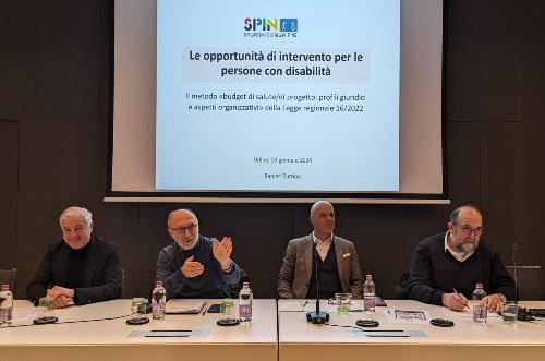 L'assessore Riccardo Riccardi al tavolo dedicato a sport e disabilità 