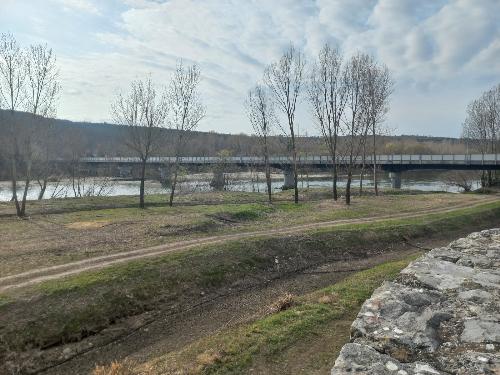 Il cantiere nell'area delle mura di Gradisca lungo le rive dell'Isonzo.