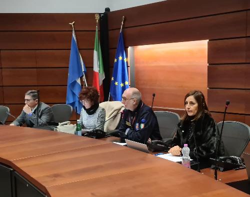 L’assessore regionale alla Salute Riccardo Riccardi durante la rione con le organizzazioni sindacali del comparto sanità, delle aree dirigenziali della sanità e della dirigenza delle Funzioni locali svoltasi nella sede della Protezione civile di Palmanova.