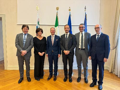 Il governatore Fedriga e gli assessori Bini, Riccardi, Roberti e Rosolen con il presidente della Regione Vysocina (Repubblica Ceca) Vítezslav Schrek