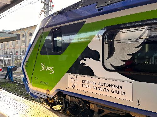 Il nuovo treno della serie "Blues" con il logo "Io Sono Friuli Venezia Giulia"