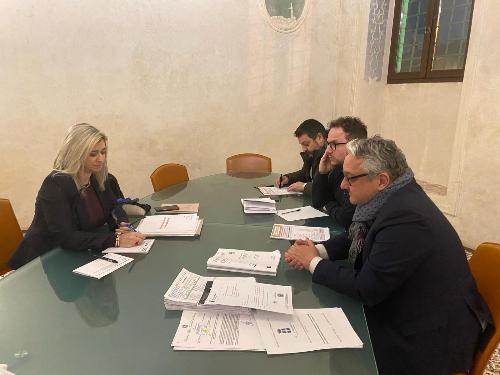 L'assessore regionale alle Infrastrutture Cristina Amirante all'incontro con l'Amministrazione comunale di Spilimbergo