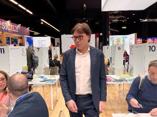 L'assessore Bini nello stand di PromoTurismoFVG alla Bit di Milano