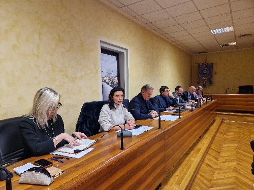 L'assessore regionale alla Difesa dell'ambiente, energia e sviluppo sostenibile Fabio Scoccimarro all'incontro sulla "Messa in sicurezza del fiume Tagliamento" con il vice ministro Vannia Gava e l'assessore regionale Cristina Amirante.