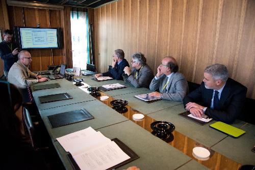 Maurizio Fermeglia e Alberto Felice De Toni (Rettori Università Trieste e Udine), Guido Martinelli [Direttore Scuola Internazionale Superiore di Studi Avanzati (SISSA) Trieste] e Paolo Panontin (Assessore regionale Funzione pubblica e Coordinamento Riforme) alla firma della Convenzione Quadro tra Regione Friuli Venezia Giulia, Università, SISSA e Insiel S.p.A. - Trieste 17/02/2015