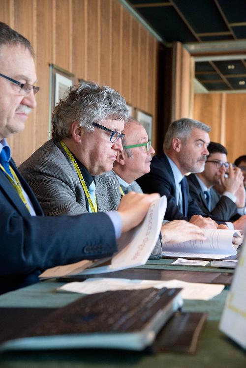 Maurizio Fermeglia e Alberto Felice De Toni (Rettori Università Trieste e Udine), Guido Martinelli [Direttore Scuola Internazionale Superiore di Studi Avanzati (SISSA) Trieste], Paolo Panontin (Assessore regionale Funzione pubblica e Coordinamento Riforme) e Simone Puksic (Presidente Insiel S.p.A.) alla firma della Convenzione Quadro tra Regione Friuli Venezia Giulia, Università, SISSA e Insiel S.p.A. - Trieste 17/02/2015