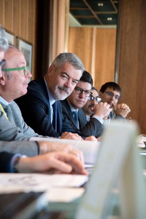 Paolo Panontin (Assessore regionale Funzione pubblica e Coordinamento Riforme) e Simone Puksic (Presidente Insiel S.p.A.) alla firma della Convenzione Quadro tra Regione Friuli Venezia Giulia, Università, SISSA e Insiel S.p.A. - Trieste 17/02/2015