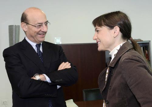 Michele Valensise [Segretario generale Ministero Affari Esteri Cooperazione Internazionale (MAECI)] e Debora Serracchiani (Presidente Regione Friuli Venezia Giulia), nella sede della Presidenza regionale del FVG - Trieste 20/02/2015