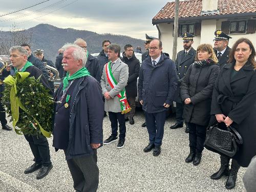 Il vicegovernatore Anzil depone la corona ai caduti di Canebola