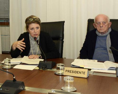 Maria Sandra Telesca (Assessore regionale Salute) e Franco Rotelli (Presidente III Commissione consiliare) durante la riunione della III Commissione in Consiglio regionale - Trieste 02/03/2015