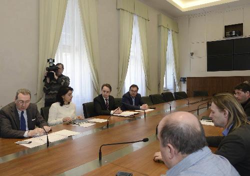 Sergio Bolzonello (Vicepresidente Regione FVG e assessore Risorse agricole e forestali), Mariagrazia Santoro (Assessore regionale Pianificazione territoriale), Igor Gabrovec e Stefano Ukmar (Consiglieri regionali) alla riunione sullo stato di attuazione del Protocollo d'intesa per la valorizzazione della DOC Prosecco - Trieste 06/03/2015