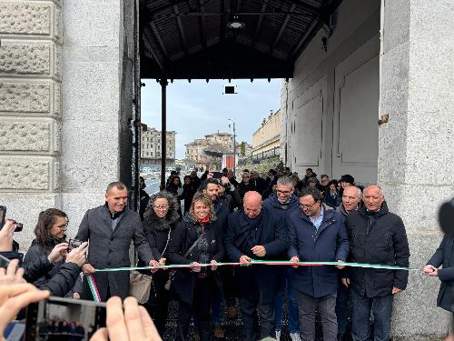 Il taglio del nastro della bretella di Porto Vecchio a Trieste