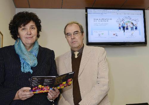 Pietro Biasiol (Dirigente vicario Ufficio Scolastico Regionale FVG) e Loredana Panariti (Assessore regionale Lavoro, Formazione, Istruzione) alla presentazione di "Idee e strumenti per orientare. Supporti per la progettazione e la gestione di interventi di orientamento educativo", banca dati del portale della Regione Friuli Venezia Giulia per orientatori e insegnanti - Udine 19/03/2015