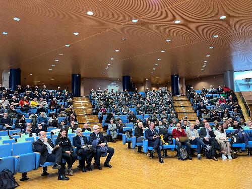 Il pubblico presente al convegno nell'auditorium Comelli della sede della Regione Fvg a Udine.