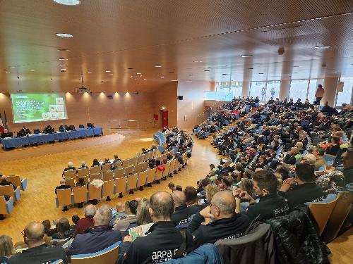 Il pubblico presente al convegno nell'auditorium Comelli della sede della Regione Fvg a Udine.