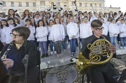 Concerto alla cerimonia conclusiva del Progetto europeo "Via di Pace - Pot Miru" nella piazza Transalpina - Gorizia 21/03/2015