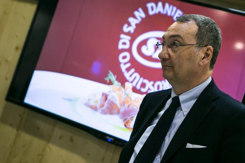 Sergio Bolzonello (Vicepresidente Regione FVG e assessore Risorse agricole) nello stand del Friuli Venezia Giulia al quarantanovesimo Vinitaly - Verona 23/03/2015