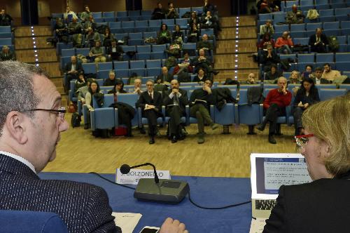 Sergio Bolzonello (Vicepresidente Regione FVG e assessore Attività produttive, Commercio, Cooperazione, Risorse agricole e forestali) all'assemblea dei portatori di interesse in merito alla Strategia di Specializzazione intelligente (S3: Smart Specialisation Strategy) per il FVG, nell'Auditorium della Regione FVG - Udine 26/03/2015