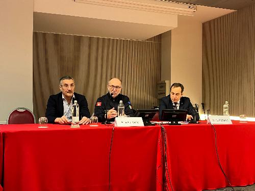 Al centro l'assessore regionale alla Salute, Riccardo Riccardi, con Roberto Petri e Denis Caporale direttore generale Asufc.