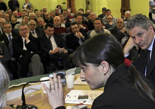 Debora Serracchiani (Presidente Regione Friuli Venezia Giulia) alla tavola rotonda "JOBS ACT e contrattazione" organizzata dalla CISL di Pordenone - Pordenone 27/03/2015