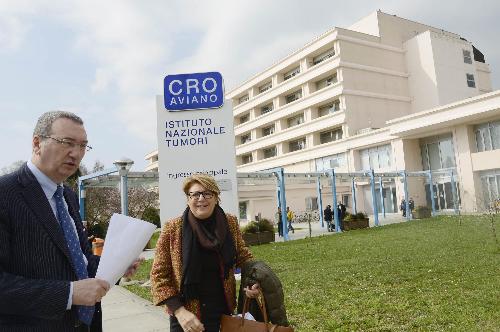 Sergio Bolzonello (Vicepresidente Regione FVG) e Maria Sandra Telesca (Assessore regionale Salute) al Centro di Riferimento Oncologico (CRO) per la presentazione della Risonanza magnetica 3T - Aviano 30/03/2015