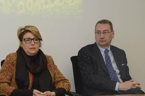 Maria Sandra Telesca (Assessore regionale Salute) e Sergio Bolzonello (Vicepresidente Regione FVG) alla presentazione della Risonanza magnetica 3T al Centro di Riferimento Oncologico (CRO) - Aviano 30/03/2015