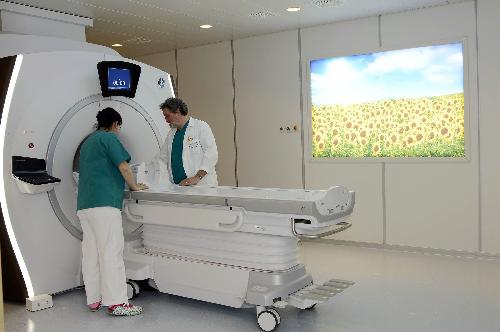 La nuova Risonanza magnetica 3T al Centro di Riferimento Oncologico (CRO) - Aviano 30/03/2015