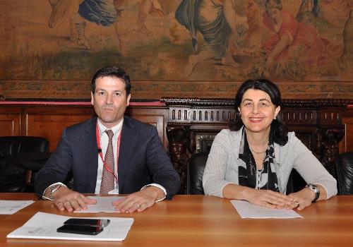 Orazio Iacono (Direttore Divisione Passeggeri Trenitalia S.p.A.) e Mariagrazia Santoro (Assessore regionale Infrastrutture e Mobilità) - Roma 31/03/2015