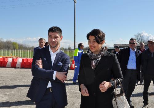 Matteo Tonon (Presidente Confindustria Udine) e Mariagrazia Santoro (Assessore regionale Infrastrutture) alla cerimonia di riconsegna del cantiere per il dragaggio del fiume Corno - San Giorgio di Nogaro 01/04/2015