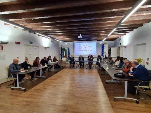 Un momento dell'incontro con l'Amministrazione comunale di Romans d'Isonzo