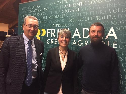 Sergio Bolzonello (Vicepresidente Regione FVG e assessore Attività produttive), Nadia Trevisan (Nefertiti Film) e Alberto Fasulo (Regista) alla presentazione del docufilm "Genitori", nella sede della Banca Popolare FriulAdria Crédit Agricole - Pordenone 09/04/2015