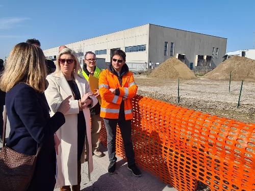 L'assessore regionale Cristina Amirante visita il cantiere per la realizzazione della nuova rotatoria di accesso a Porto Margreth a San Giorgio di Nogaro