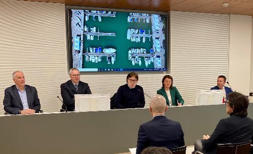 Da sinistra: Massimo Brini (consigliere comunale Lignano con delega al Turismo), Mauro Bordin (presidente Consiglio regionale Fvg), Sergio Emidio Bini (assessore regionale Turismo), Susi Gaggiani (presidente associazione "Noi operatori di Aprilia Marittima")