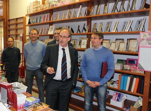 Gianni Torrenti (Assessore regionale Cultura) incontra i rappresentanti delle associazioni di area cattolica della comunità slovena, alla Libreria Cattolica - Gorizia 16/04/2015 (Foto Pierluigi Bumbaca)