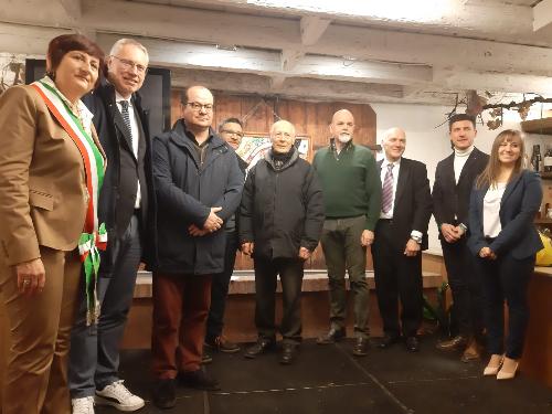 Il vicepresidente con delega alla Cultura e sport Mario Anzil (terzo da sinistra) alla cerimonia di apertura della 75^ Festa regionale del vino Friulano di Bertiolo.
