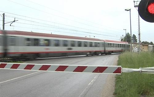 Passaggio a livello lungo la Strada Statale 13 Pontebbana, in località Santa Caterina - Pasian di Prato (UD) 27/04/2015