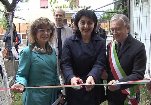 Mariagrazia Santoro (Assessore regionale Infrastrutture, Mobilità, Pianificazione territoriale, Lavori pubblici, Edilizia) all'inaugurazione del recupero di 10 alloggi dell'ATER di Gorizia, in via Bancaria - Cormons 27/04/2015