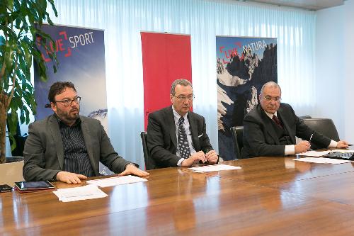 Michele Bregant (Direttore TurismoFVG), Sergio Bolzonello (Vicepresidente Regione FVG e assessore Attività produttive, Commercio, Cooperazione, Risorse agricole e forestali) e Marco Tullio Petrangelo (Direttore Promotur) alla conferenza stampa di presentazione dei dati di Promotur sulla "Stagione invernale 2014-2015" e di TurismoFVG sul "Settore alberghiero gennaio-marzo 2015" - Udine 28/04/2015