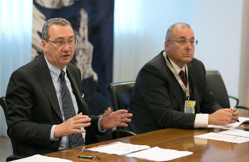 Sergio Bolzonello (Vicepresidente Regione FVG e assessore Attività produttive, Commercio, Cooperazione, Risorse agricole e forestali) e Marco Tullio Petrangelo (Direttore Promotur) alla conferenza stampa di presentazione dei dati di Promotur sulla "Stagione invernale 2014-2015" e di TurismoFVG sul "Settore alberghiero gennaio-marzo 2015" - Udine 28/04/2015