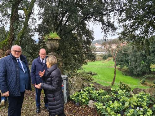 Il vicegovernatore Mario Anzil (al centro della foto) visita  il Parco Coronini Cronberg con il sindaco di Gorizia Rodolfo Ziberna