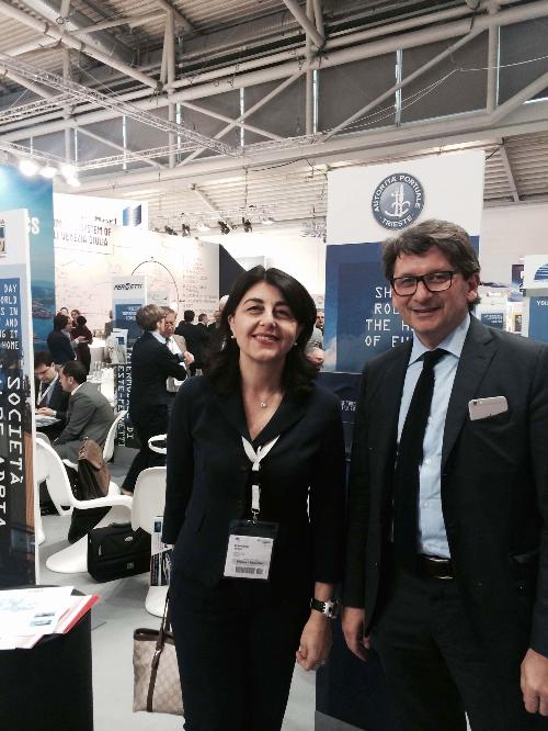 Mariagrazia Santoro (Assessore regionale Infrastrutture e Mobilità) e Zeno D'Agostino (Commissario Autorità Portuale Trieste) alla Fiera "Transport Logistic 2015" - Monaco di Baviera 06/05/2015 (Foto Autorità Portuale Trieste)