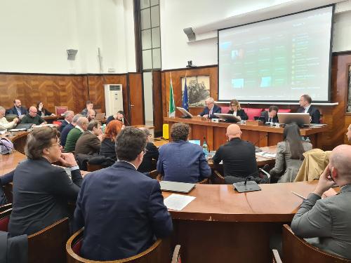 Una fase del tavolo Electrolux svoltosi oggi a Roma, alla presenza dell'assessore regionale alle Attività produttive Sergio Emidio Bini
