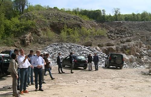 Sara Vito (Assessore regionale Ambiente ed Energia) in sopralluogo alle Cave di Pietra Piasentina - San Leonardo / San Pietro al Natisone 05/05/2015