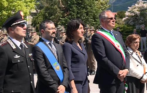 Fabrizio Pitton (Presidente Consiglio Provincia Udine), Mariagrazia Santoro (Assessore regionale Infrastrutture), Paolo Urbani (Sindaco Gemona) e Provvidenza Delfina Raimondo (Prefetto Udine) alle cerimonie di ricordo degli Alpini e dei Vigili del Fuoco morti portando soccorso ai terremotati del 6 maggio 1976 - Gemona del Friuli 09/05/2015