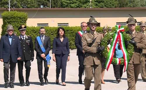 Fabrizio Pitton (Presidente Consiglio Provincia Udine), Mariagrazia Santoro (Assessore regionale Infrastrutture) e Paolo Urbani (Sindaco Gemona) alle cerimonie di ricordo degli Alpini e dei Vigili del Fuoco morti portando soccorso ai terremotati del 6 maggio 1976 - Gemona del Friuli 09/05/2015